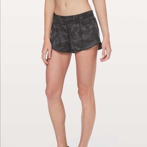 NEW LULULEMON HOTTY HOT SHORT 2.5”